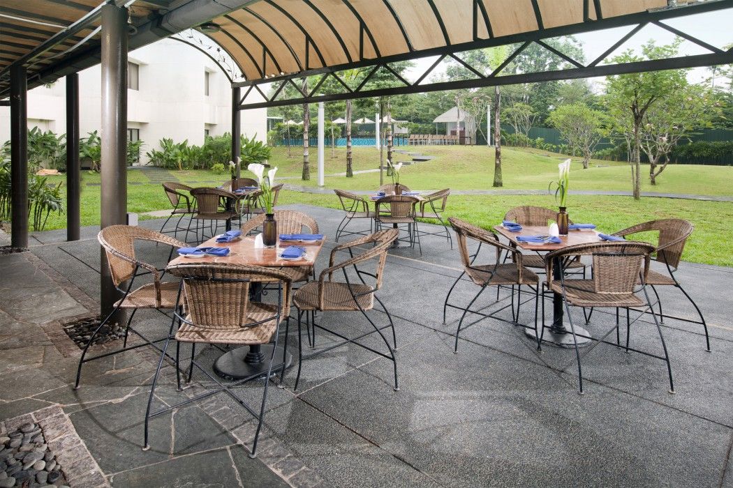 Dorsett Grand Subang Hotel Subang Jaya Exteriér fotografie The outdoor dining area at the hotel